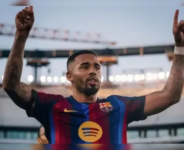 Com gol de Gabriel Jesus, Barcelona goleia Getafe e segue com 100%