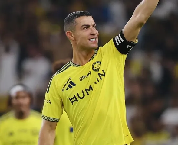 Cristiano Ronaldo marca pelo Al-Nassr e chega a 981 gols na carreira