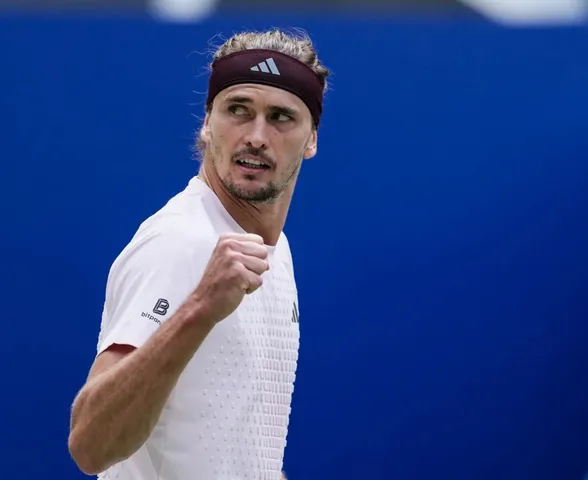 Derrota de Alcaraz garante Zverev como número 1 do ranking mundial em 2026