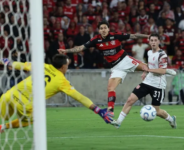 Dirigente do Estudiantes ironiza Jardim sobre final: “A gente convida”