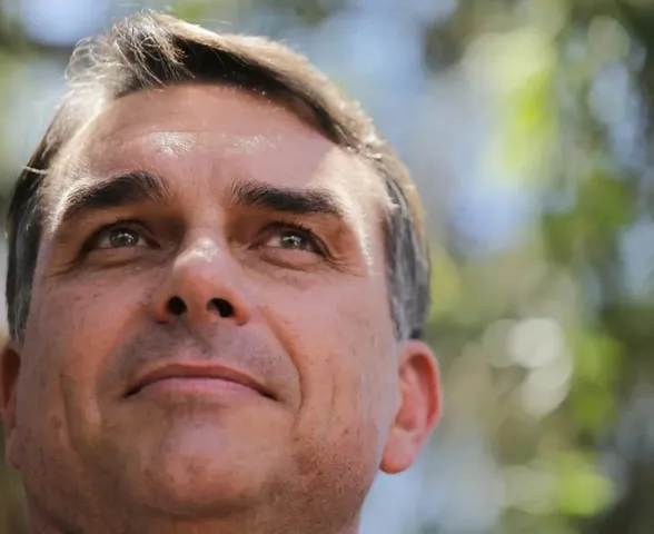 Ex-candidata à Presidência vai à reunião de Flávio com a bancada do PL
