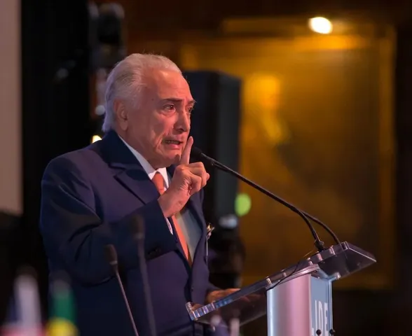 Michel Temer anuncia apoio a Flávio Bolsonaro no 2º turno