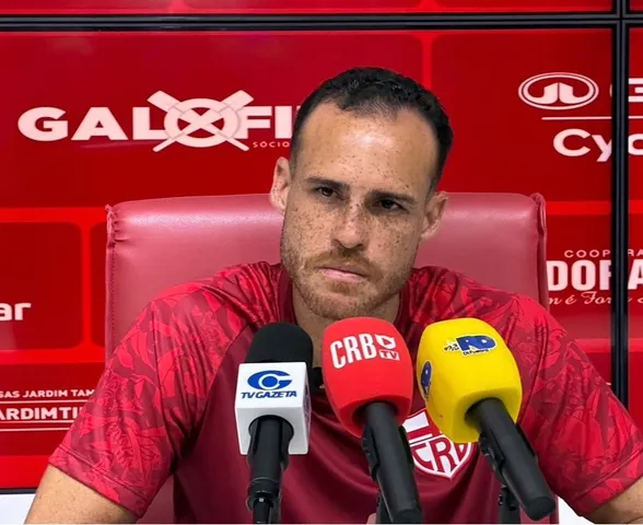 Pedro Castro diz que última derrota 'ficou para trás' e vê CRB firme na briga pelo acesso