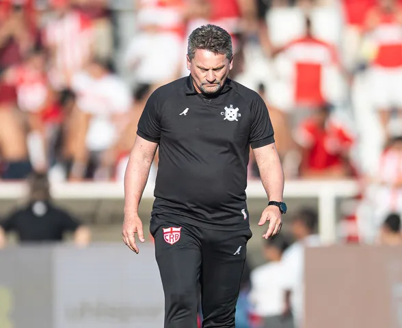 Próximo adversário do CRB, Fábio Matias estreou contra o Goiás: o que mudou de lá pra cá?