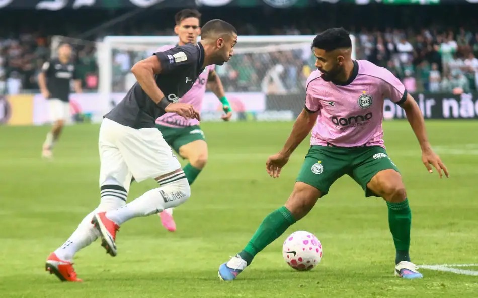 Botafogo empata com o Coritiba no Couto Pereira e mantém alerta de rebaixamento ligado
