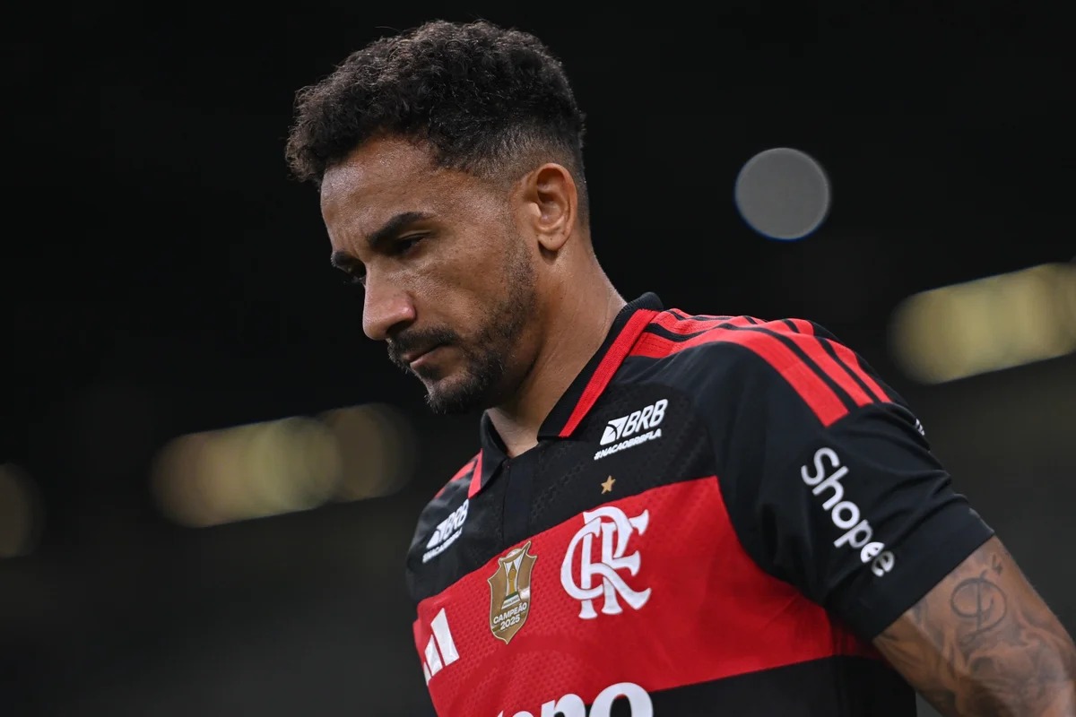 Cirurgia de Danilo para corrigir fraturas é bem-sucedida
