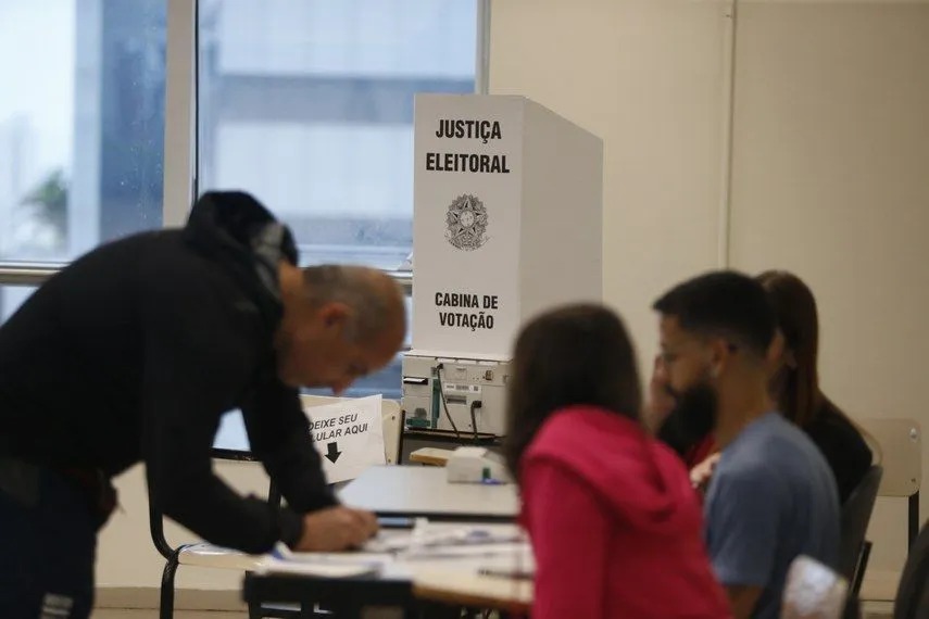 Eleições 2026: Veja o que acontece se o eleitor não votar e não justificar