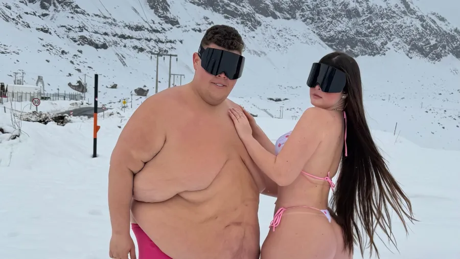 Gordão da XJ e noiva posam na neve em trajes de praia: 'Neve vira calor'
