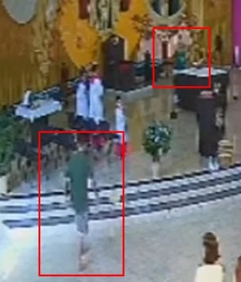 Homem invade igreja, dá soco em bispo e grita: "Avisa para Jesus"