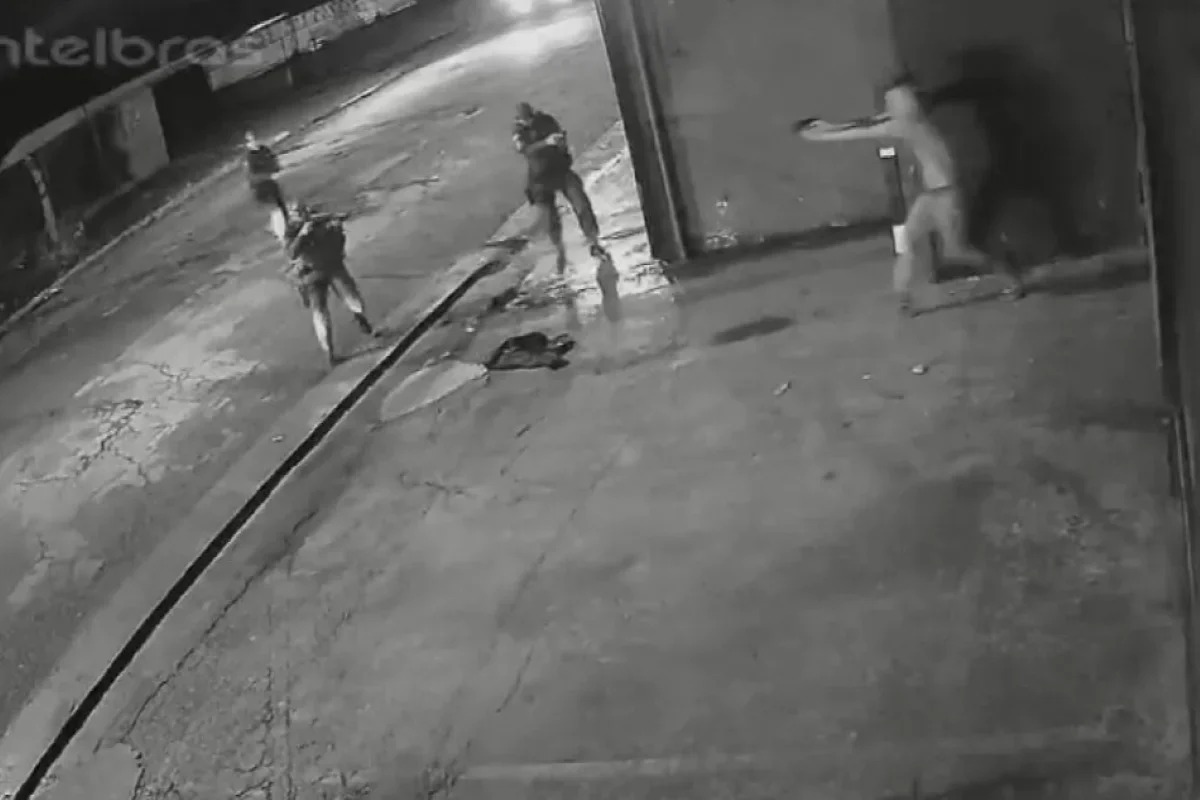 Jovem em surto morto pela PM foi atingido por 12 tiros, diz laudo