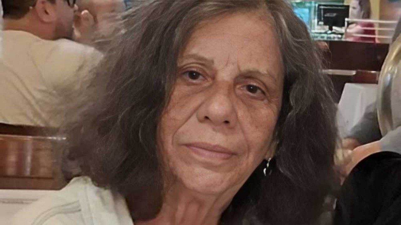 Maria Gladys volta ao trabalho aos 86 anos e nega ter desaparecido: "Gosto de ficar no bar"