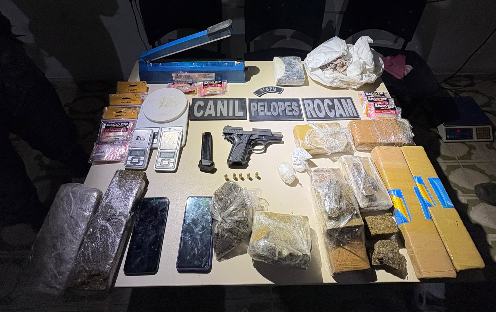 Operação prende casal e apreende mais de 7 kg de drogas em Arapiraca