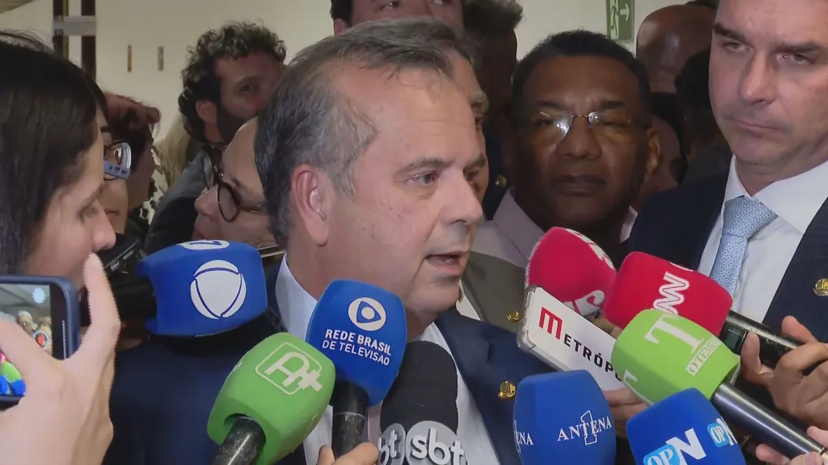 Oposição tenta adiar votação da 6x1 para depois do 2º turno
