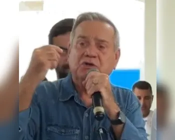 Lessa reaparece com JHC após pneumonia: “Pronto para qualquer posição”