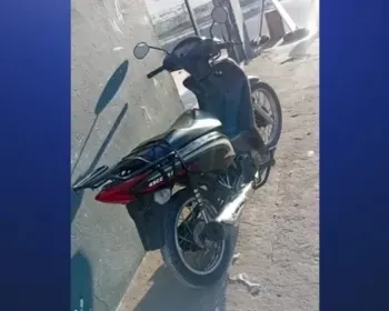 Moradores reclamam de furtos de motos nos fundos de shopping 