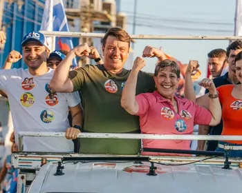 Célia Rocha intensifica corpo a corpo e percorre bairros de Arapiraca