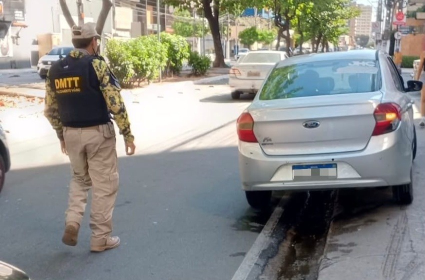 Motorista sem CNH é flagrado com carro irregular em Maceió