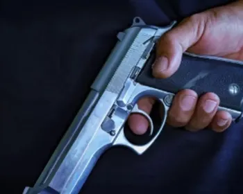 Suspeito é preso com armas e drogas após tentar fugir em Lagoa da Canoa