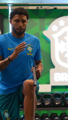 Vídeo: após empate, Seleção treina com clima leve e sinaliza mudanças em campo