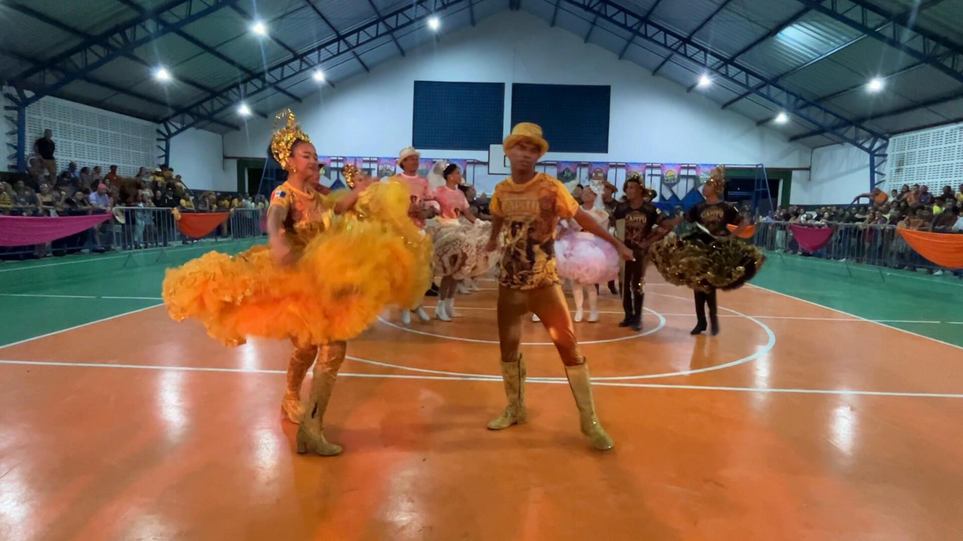 Quadrilhas iniciam temporada junina com prévia de grandes espetáculos em Maceió; veja fotos e vídeos