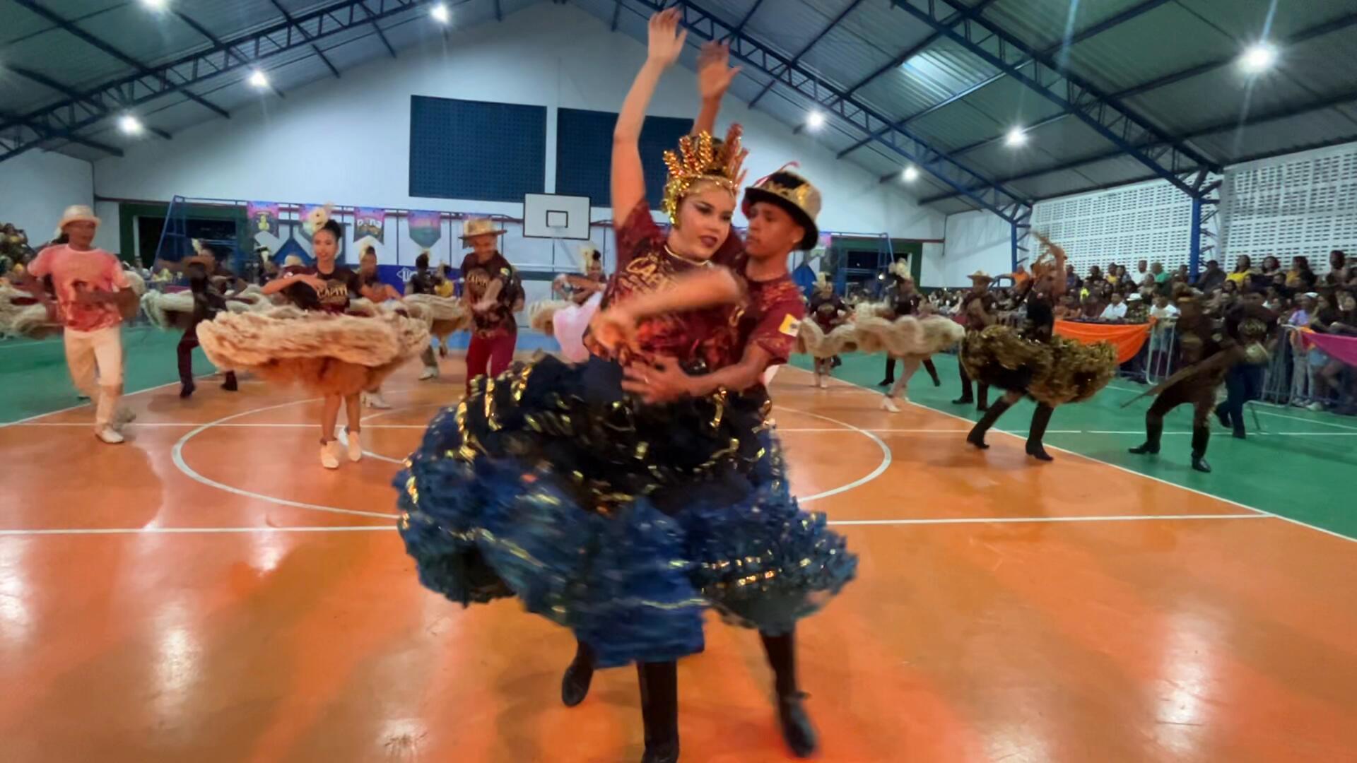 Quadrilhas iniciam temporada junina com prévia de grandes espetáculos em Maceió; veja fotos e vídeos