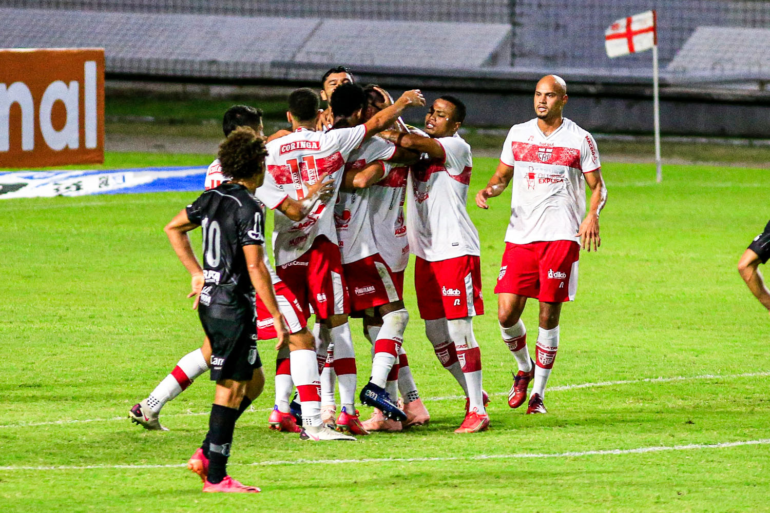 Galo não sabe o que é perder no Rei Pelé pelo Brasileiro; equipes duelam pela primeira vez