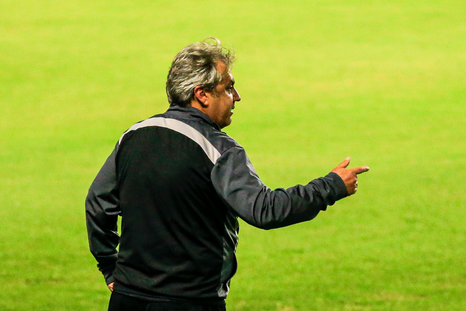 Mesmo com um a mais, CRB amarga empate com a Ponte Preta no Rei Pelé: 1 a 1
