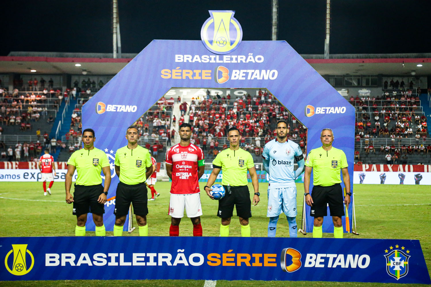 CRB supera desfalques e vence o Atlético-GO por 2 a 1 no Rei Pelé