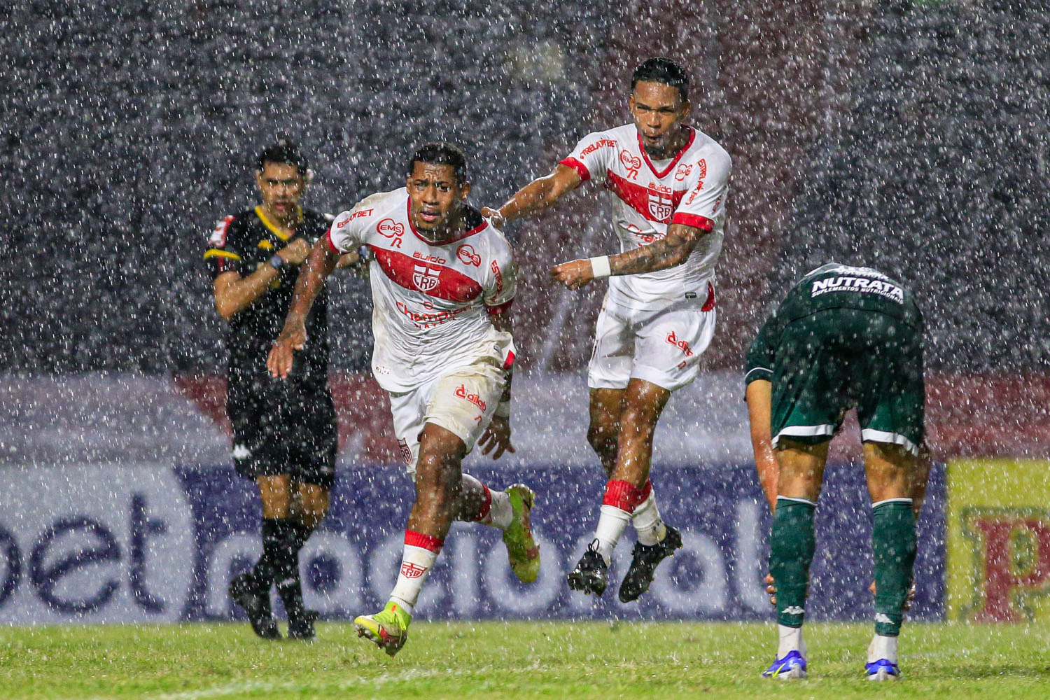 CRB cede empate ao Guarani e perde a chance de se aproximar do G4: 1 a 1