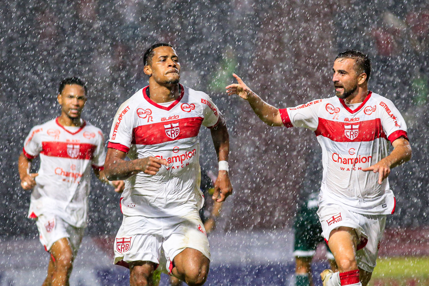 CRB cede empate ao Guarani e perde a chance de se aproximar do G4: 1 a 1
