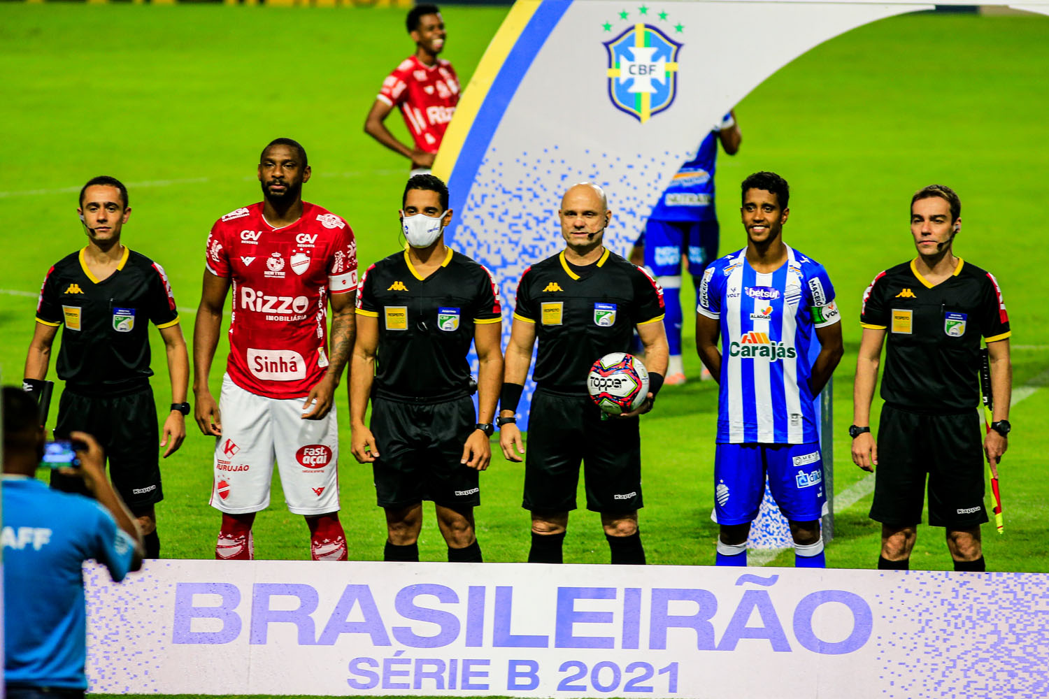 CSA começa vencendo, mas perde muitos gols e não sai do 1 a 1 com o Vila Nova, no Rei Pelé