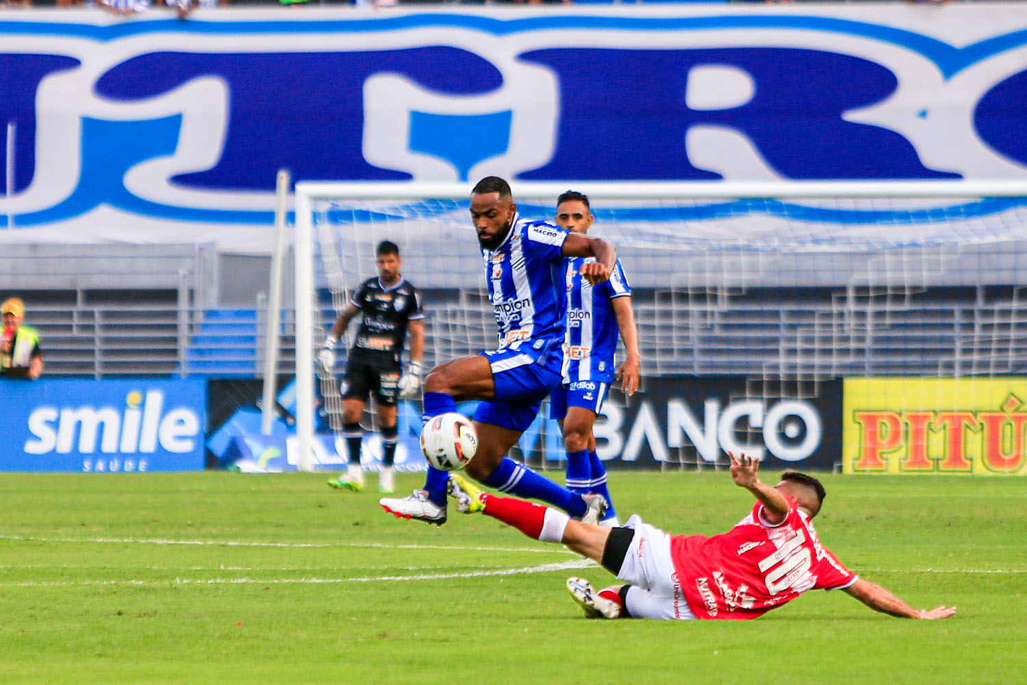 Galo tentou, mas não conseguiu sequer o empate no clássico deste sábado