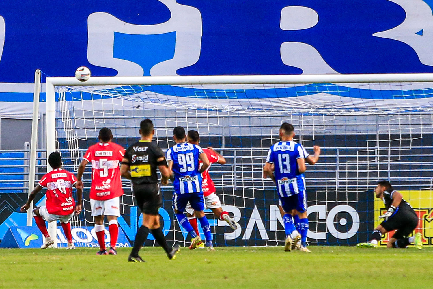 CSA vence o CRB no 1º Clássico das Multidões de 2022 e assume liderança do Alagoano: 1 a 0