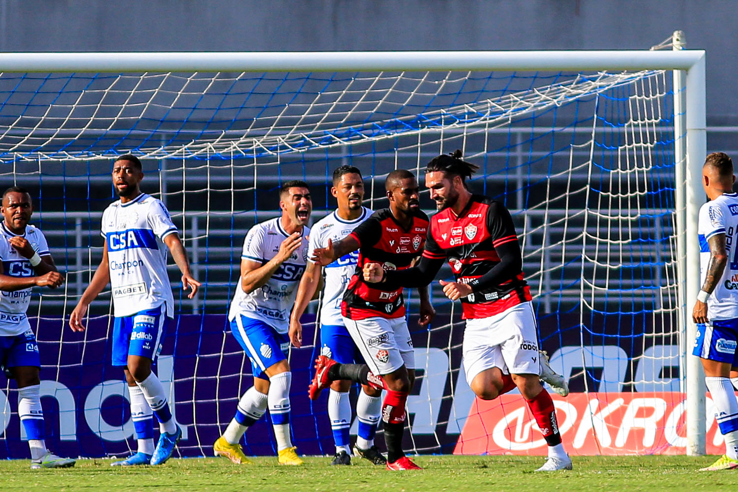 CSA joga bem, bate o Vitória e lidera Grupo B da Copa do Nordeste: 3x1