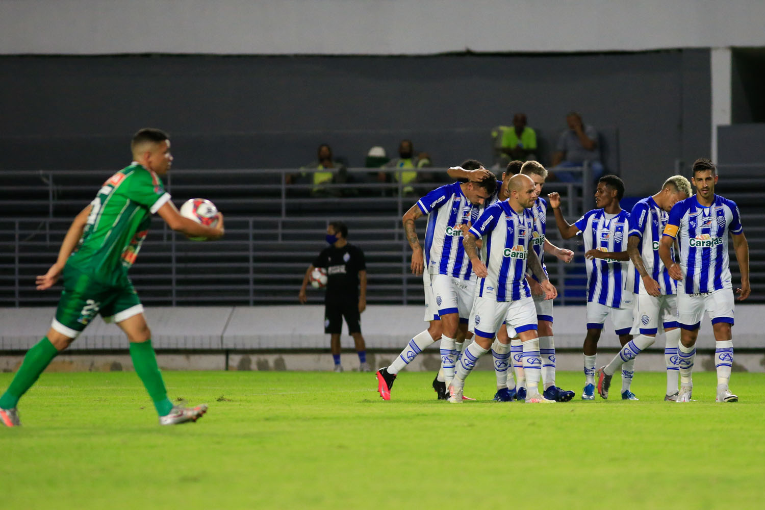 Com três de Bruno Mota, CSA massacra o Coruripe com goleada de 5 a 0 pelo Alagoano