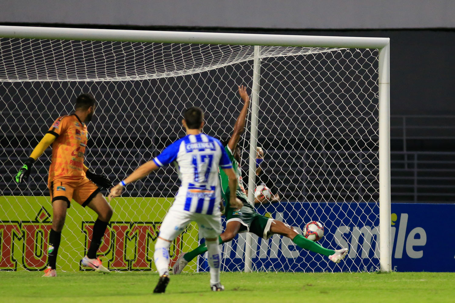 Com três de Bruno Mota, CSA massacra o Coruripe com goleada de 5 a 0 pelo Alagoano