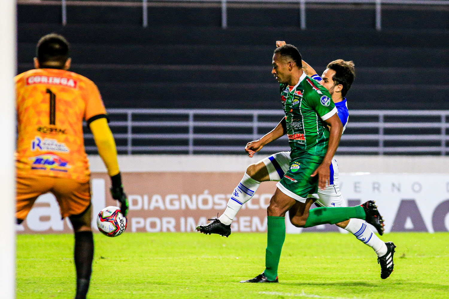 Com três de Bruno Mota, CSA massacra o Coruripe com goleada de 5 a 0 pelo Alagoano