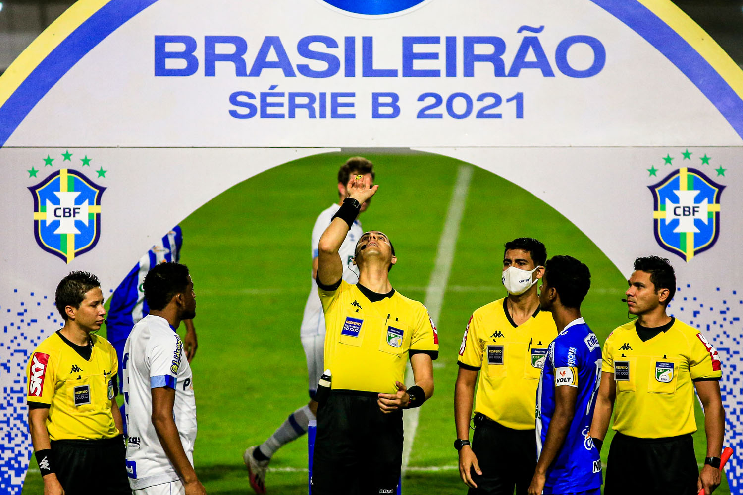 Em jogo fraco no Rei Pelé, CSA não sai do zero a zero com o Avaí, pela 16ª rodada da Série B