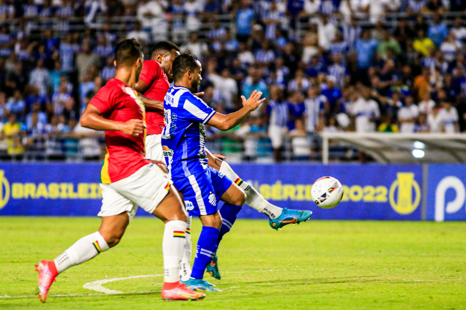 CSA fica no empate com o Sampaio Corrêa e segue enterrado na zona do rebaixamento: 0 a 0