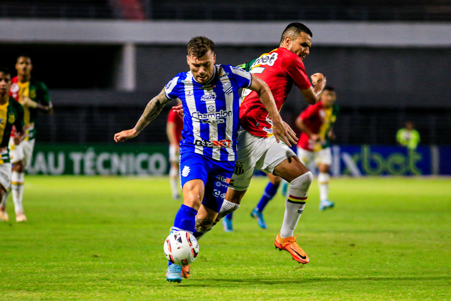 CSA fica no empate com o Sampaio Corrêa e segue enterrado na zona do rebaixamento: 0 a 0