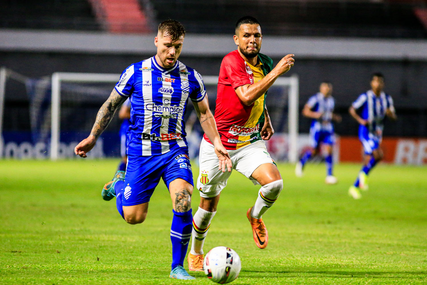 CSA fica no empate com o Sampaio Corrêa e segue enterrado na zona do rebaixamento: 0 a 0