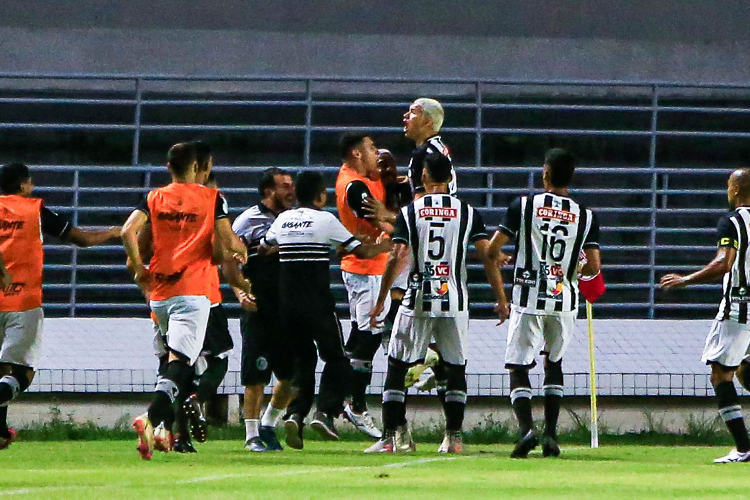 Palco do primeiro jogo da final, recebeu goleada do Alvinegro por 4 a 1