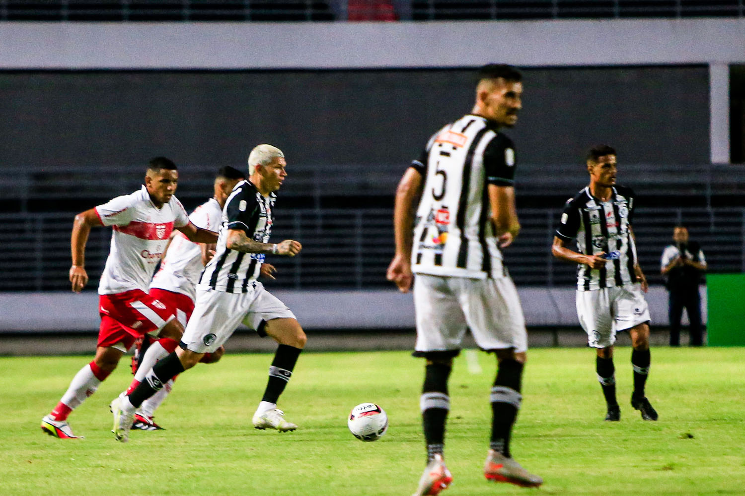 Superior em campo, ASA não toma conhecimento do CRB e vence por 4 a 1, no Rei Pelé