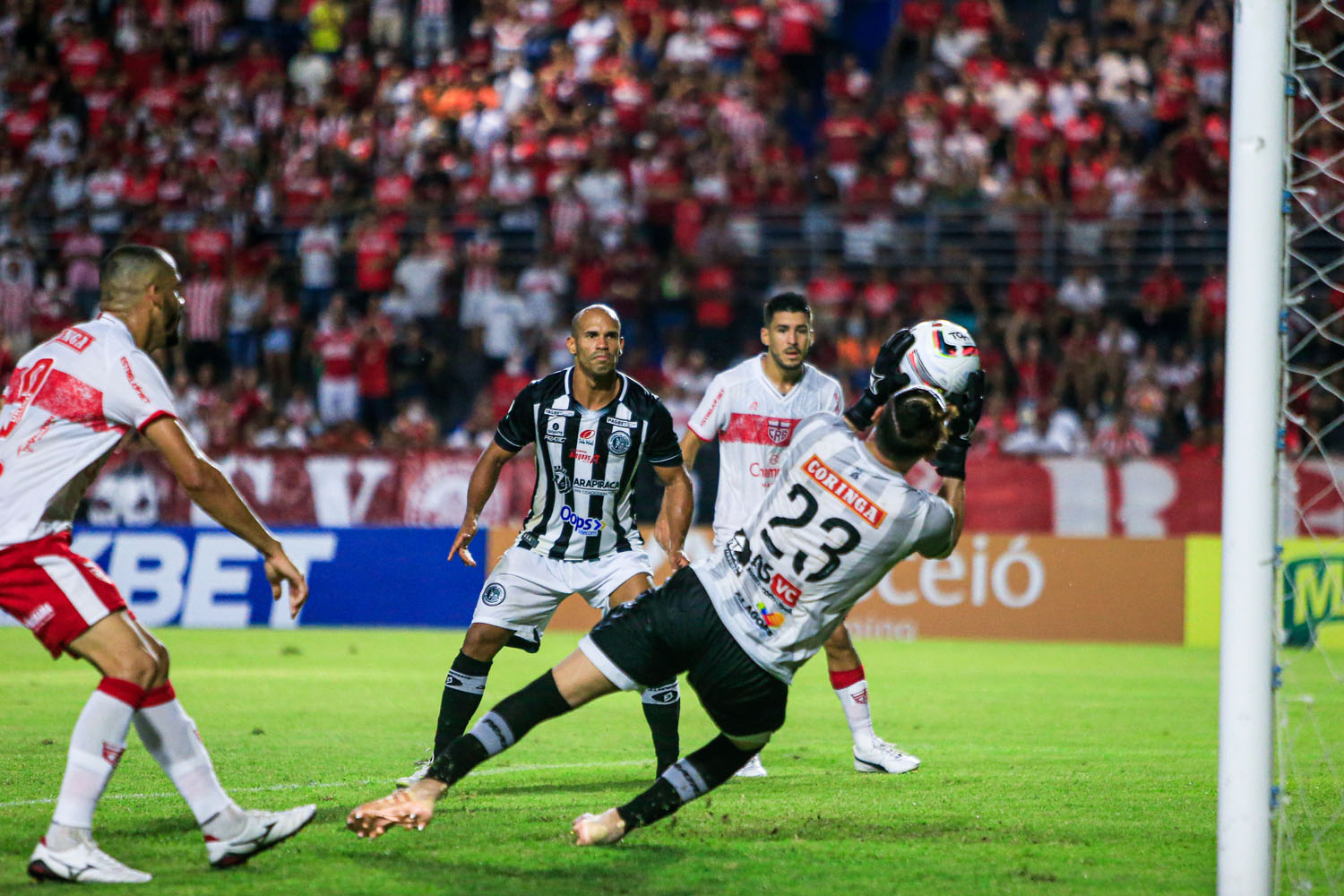 Superior em campo, ASA não toma conhecimento do CRB e vence por 4 a 1, no Rei Pelé