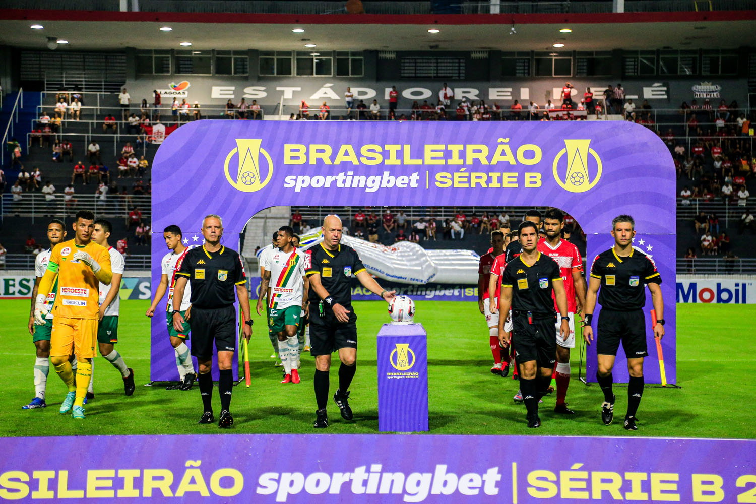 CRB desencanta e com dois golaços vence Sampaio Corrêa, mas segue na lanterna da Série B: 2 a 1