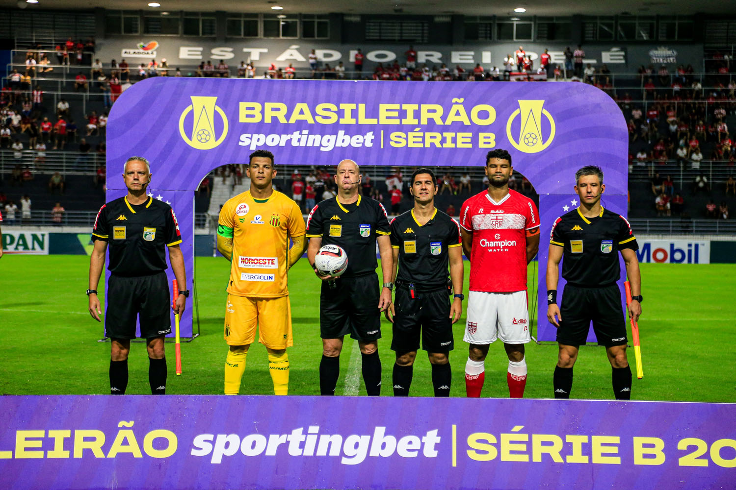 CRB desencanta e com dois golaços vence Sampaio Corrêa, mas segue na lanterna da Série B: 2 a 1