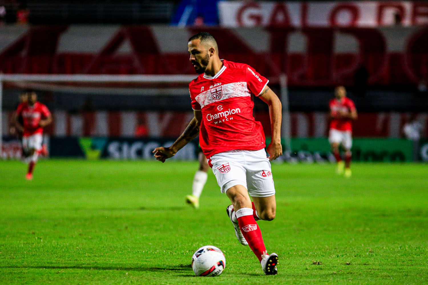CRB desencanta e com dois golaços vence Sampaio Corrêa, mas segue na lanterna da Série B: 2 a 1