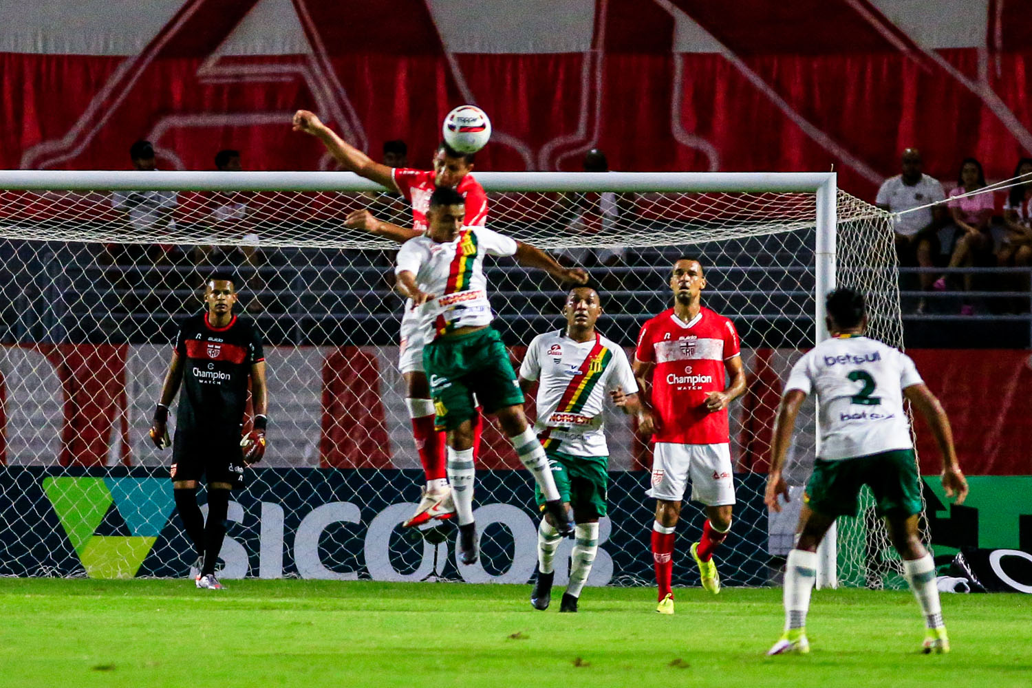 CRB desencanta e com dois golaços vence Sampaio Corrêa, mas segue na lanterna da Série B: 2 a 1