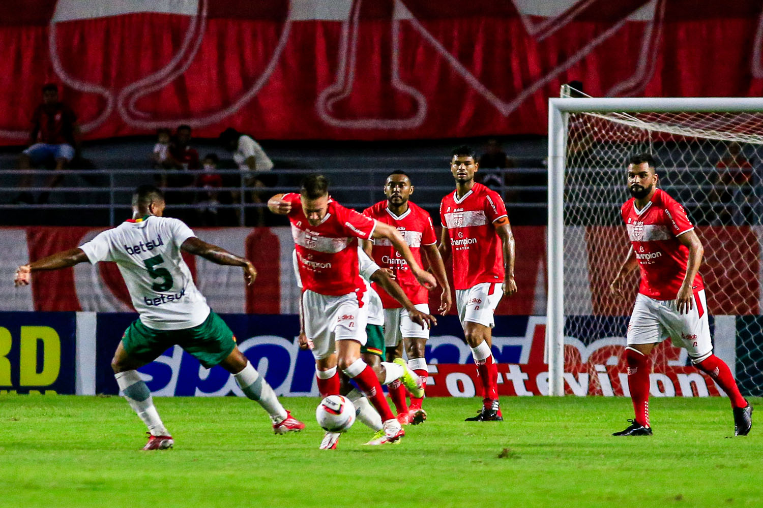 Regatas ainda segura a lanterna da Segundona com todas as forças