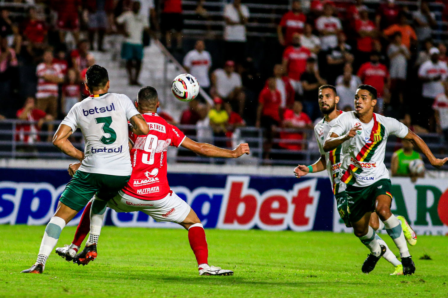 CRB desencanta e com dois golaços vence Sampaio Corrêa, mas segue na lanterna da Série B: 2 a 1